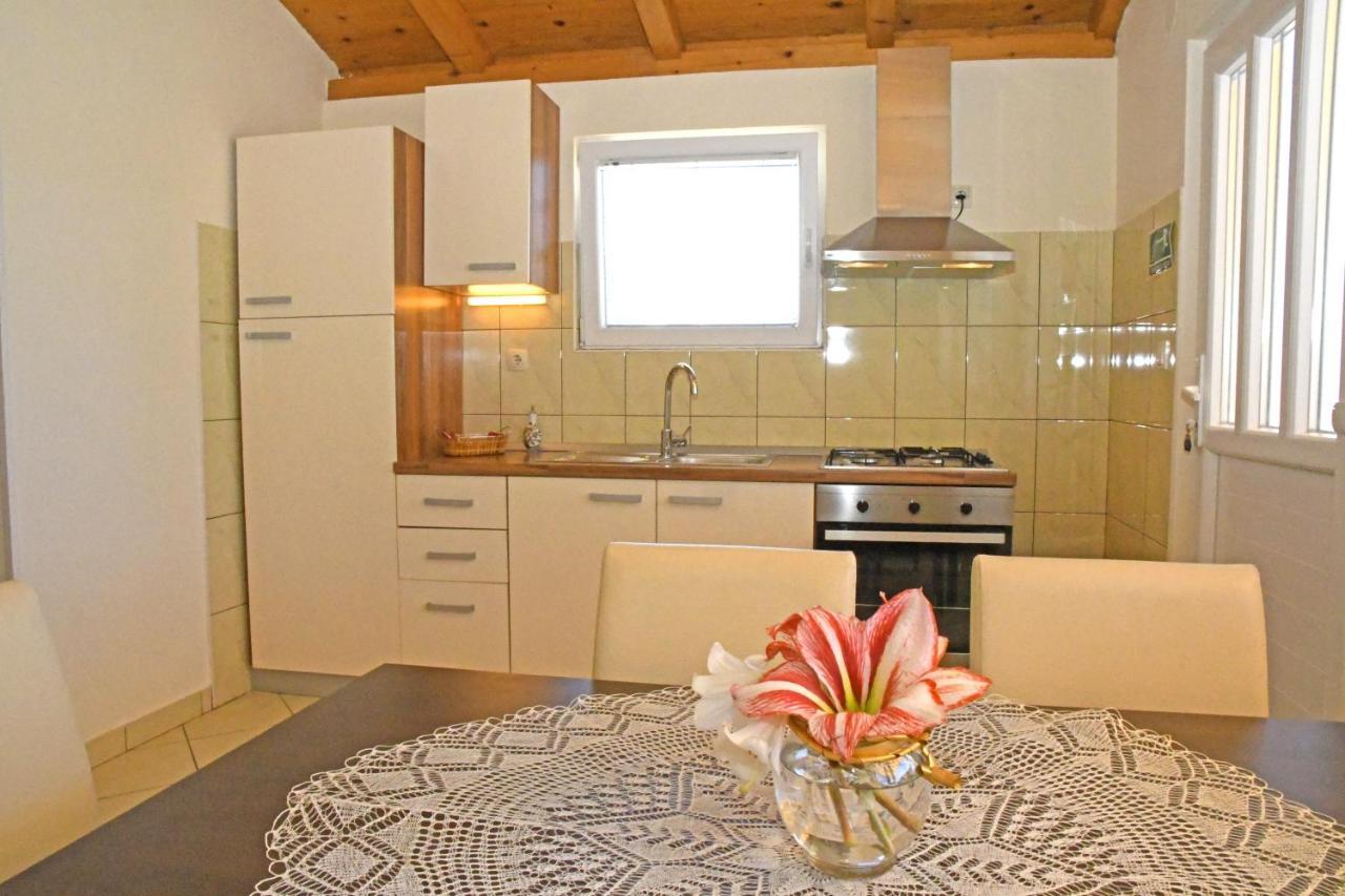Apartment II Radisic Beautiful View Βις Εξωτερικό φωτογραφία