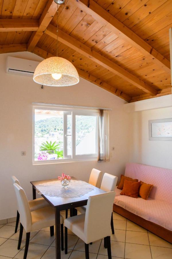 Apartment II Radisic Beautiful View Βις Εξωτερικό φωτογραφία