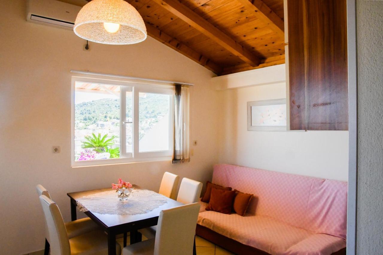 Apartment II Radisic Beautiful View Βις Εξωτερικό φωτογραφία