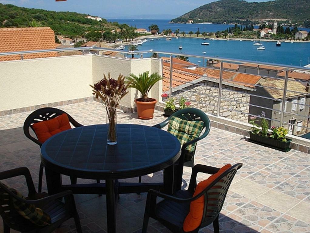 Apartment II Radisic Beautiful View Βις Εξωτερικό φωτογραφία
